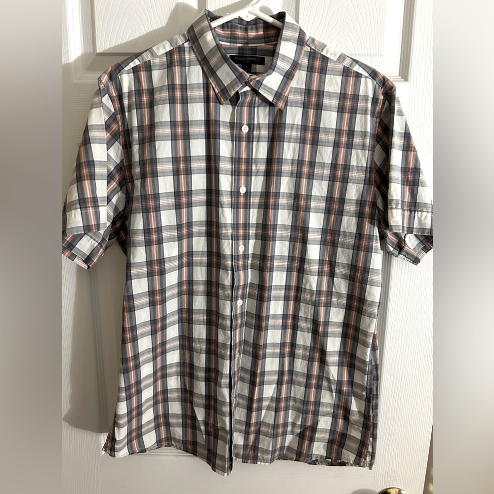 Men's Size Large Navy, Red & White Plaid Banana Republic Button Up Shirt